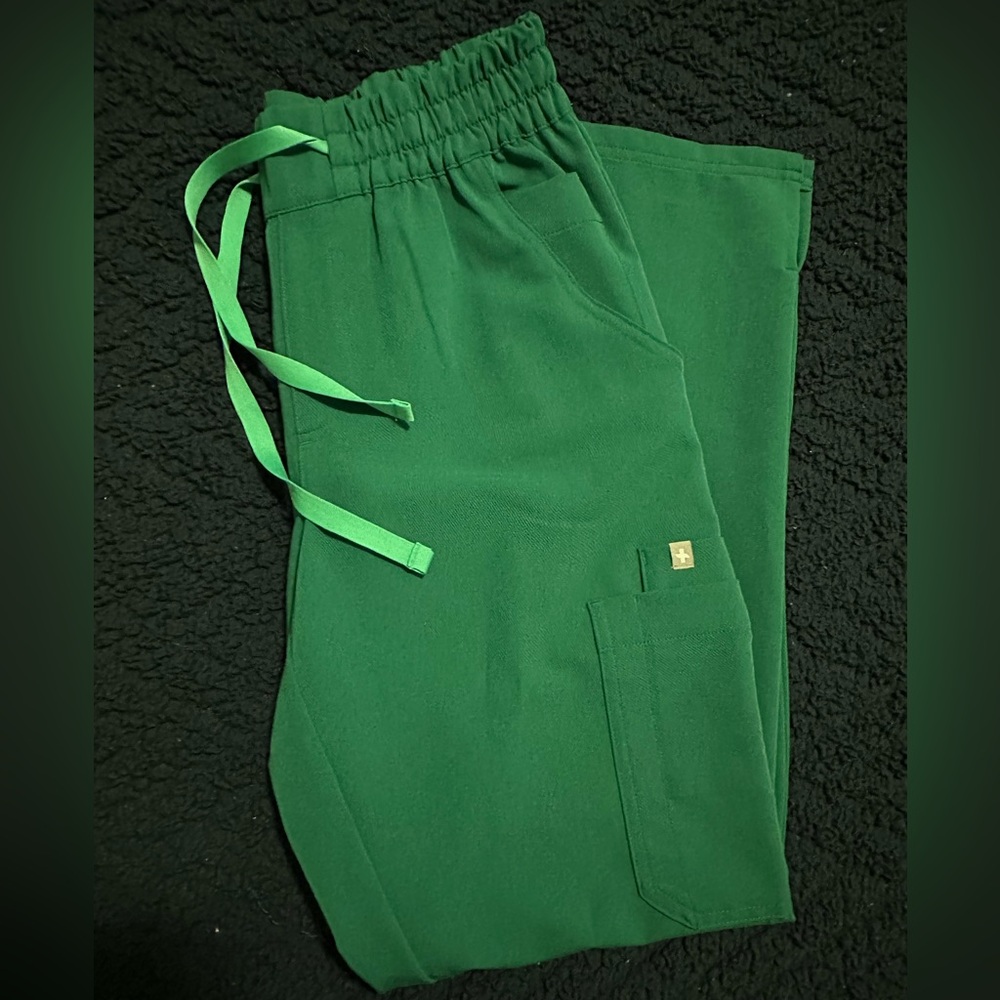 Figs hunter green high waisted dowa scrub pants xsmall petite